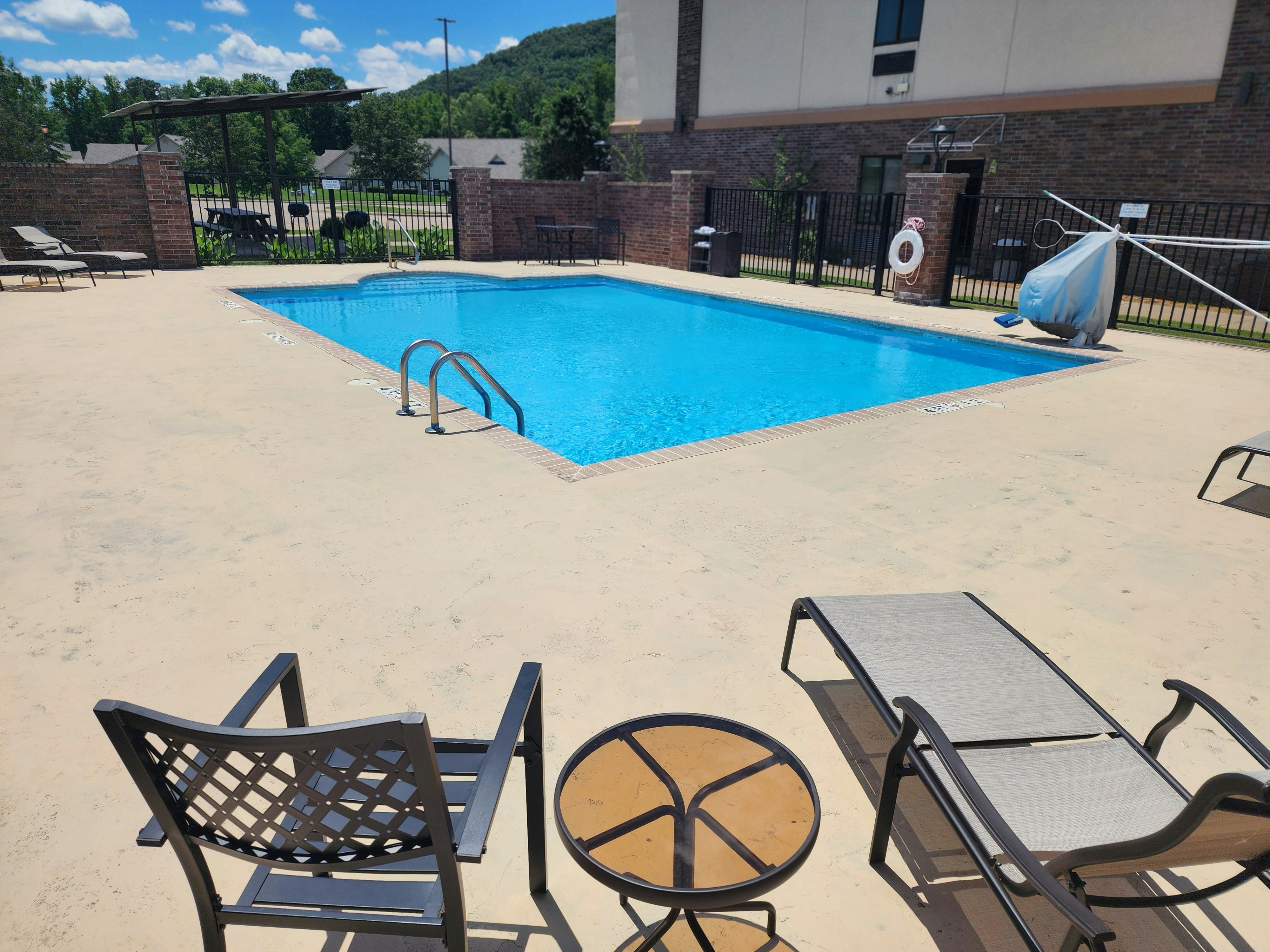 Holiday Inn Express Hotel and Suites Heber Springs 29/30