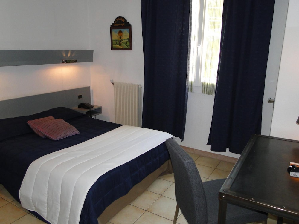 Hotel La Bastide D Entraigues Rest de L Autre Cote 11/70