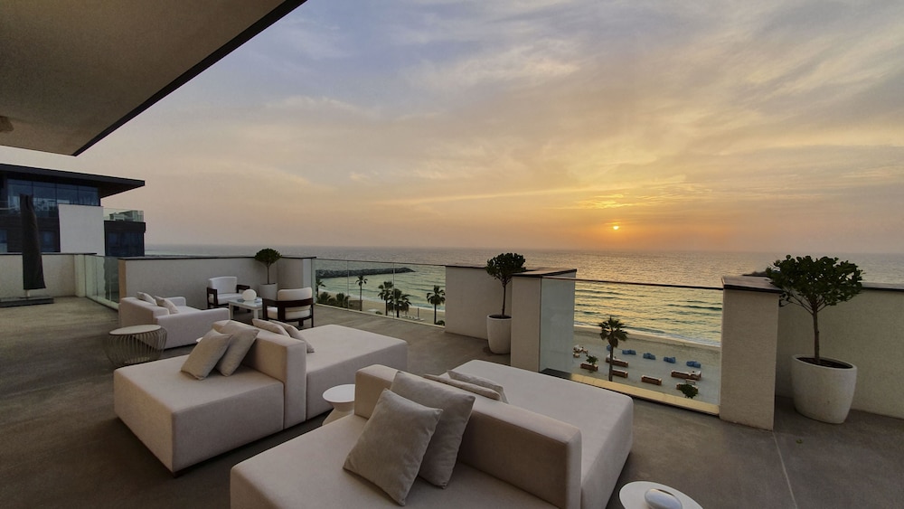 Nikki Beach Resort and Spa Dubai 53/81