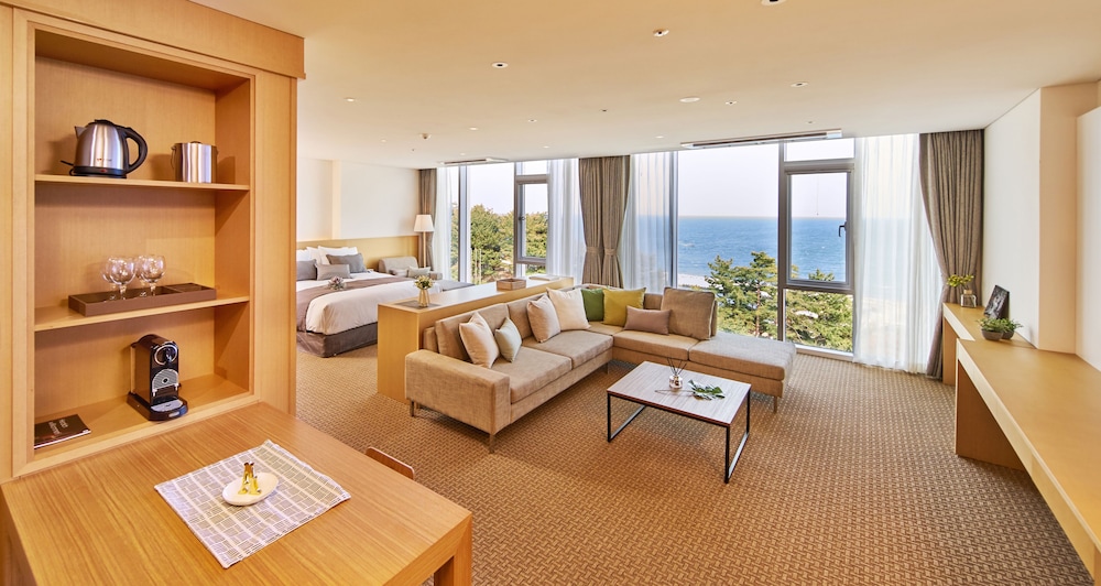 Naksan Beach Hotel 24/48