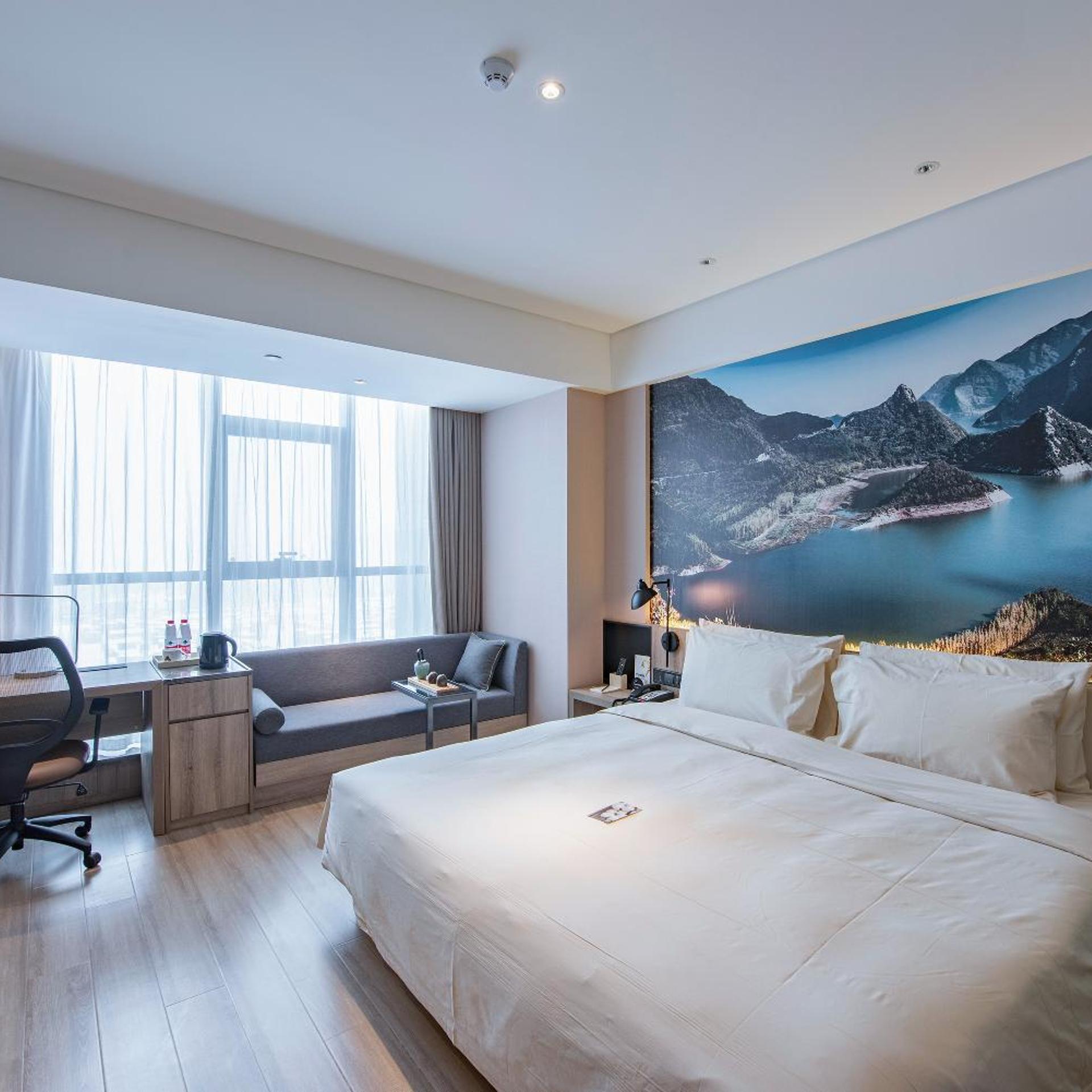 Atour Hotel (Xi an North High-speed Railway Station) 7/43