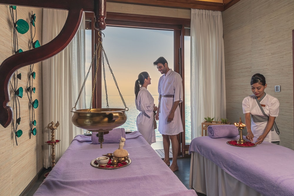 Ozen Life Maadhoo Resort 40/63