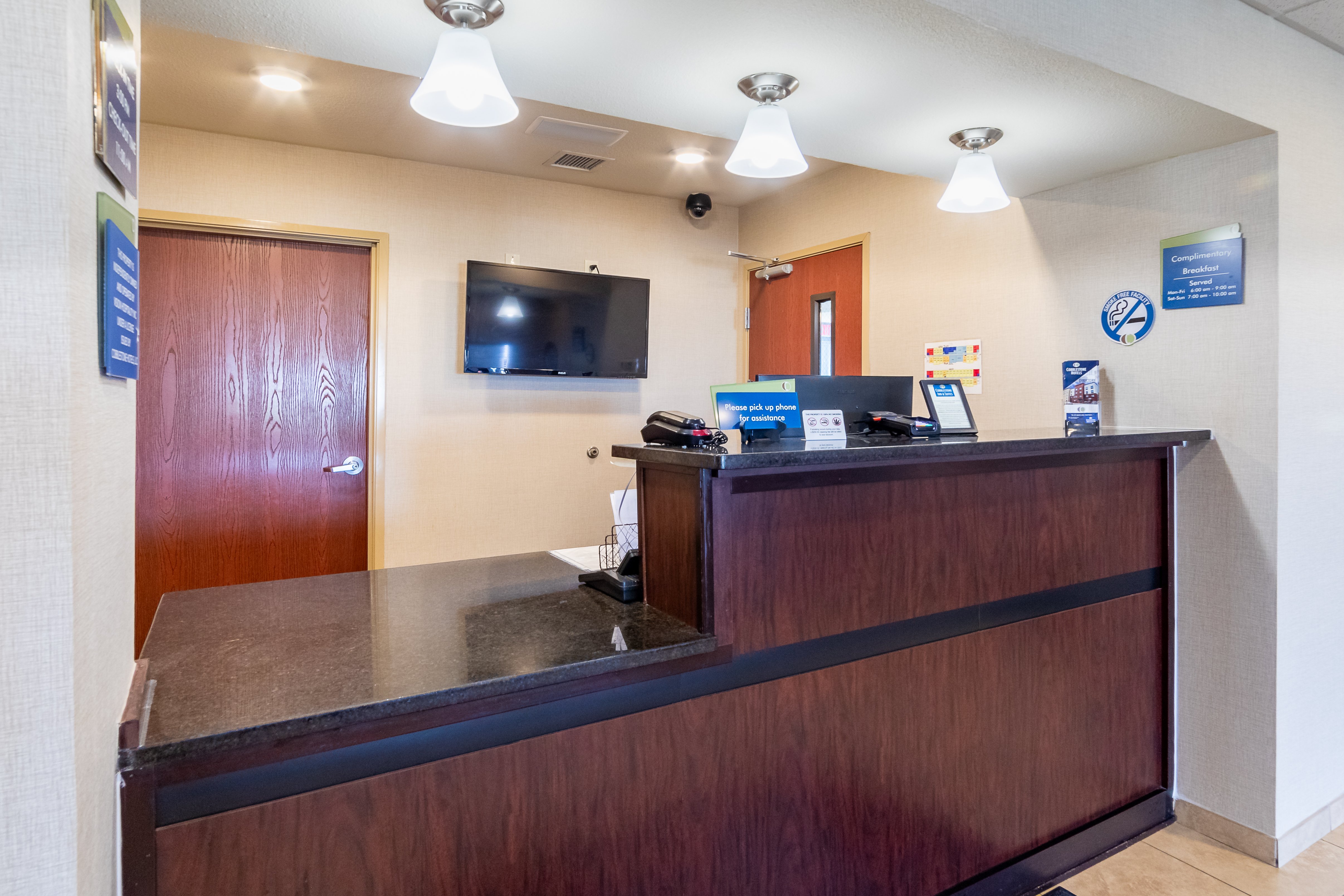 Cobblestone Inn Suites Eaton Co 7/72