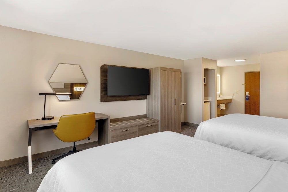غرفة قياسية بسريرين كوين لذوي الإعاقة، Holiday Inn Express Fallon 2/3