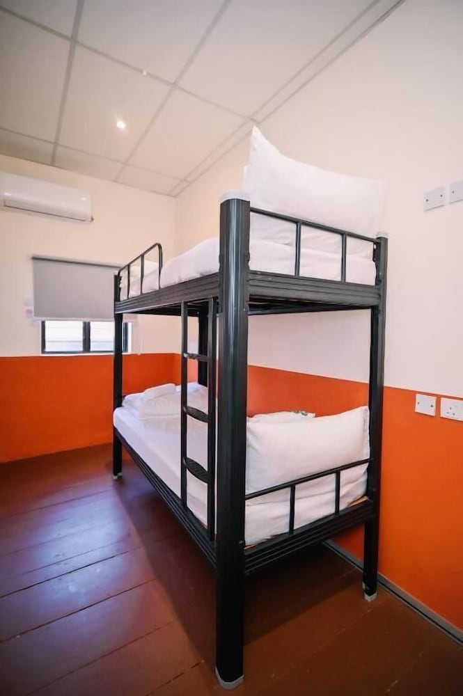 Swing & Pillows at 75 Chulia St 20/38