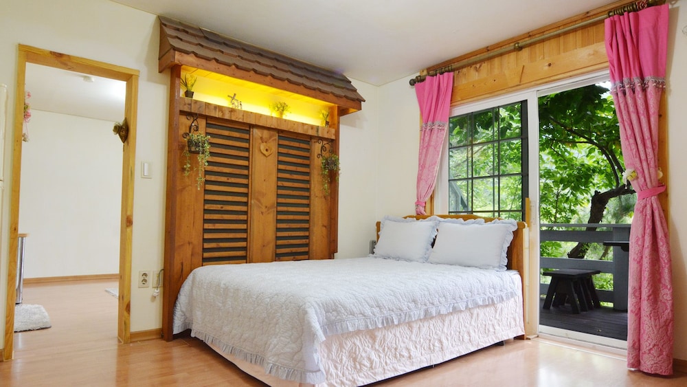 Sicily Pension 9/50