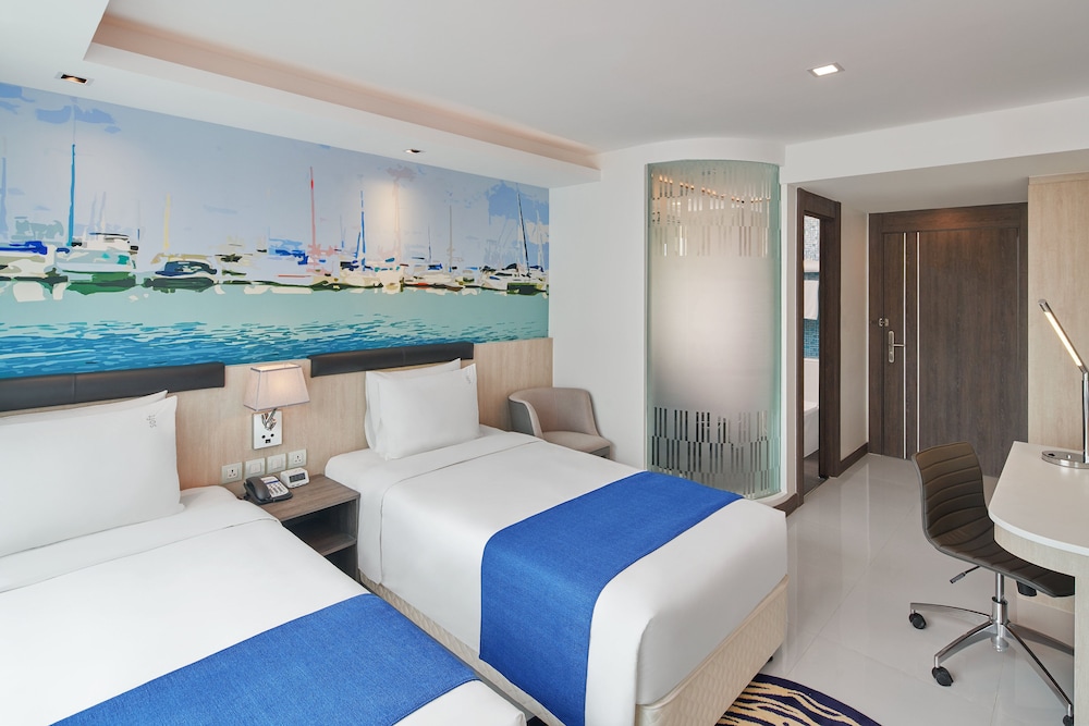 Holiday Inn Express Pattaya Central 16/80