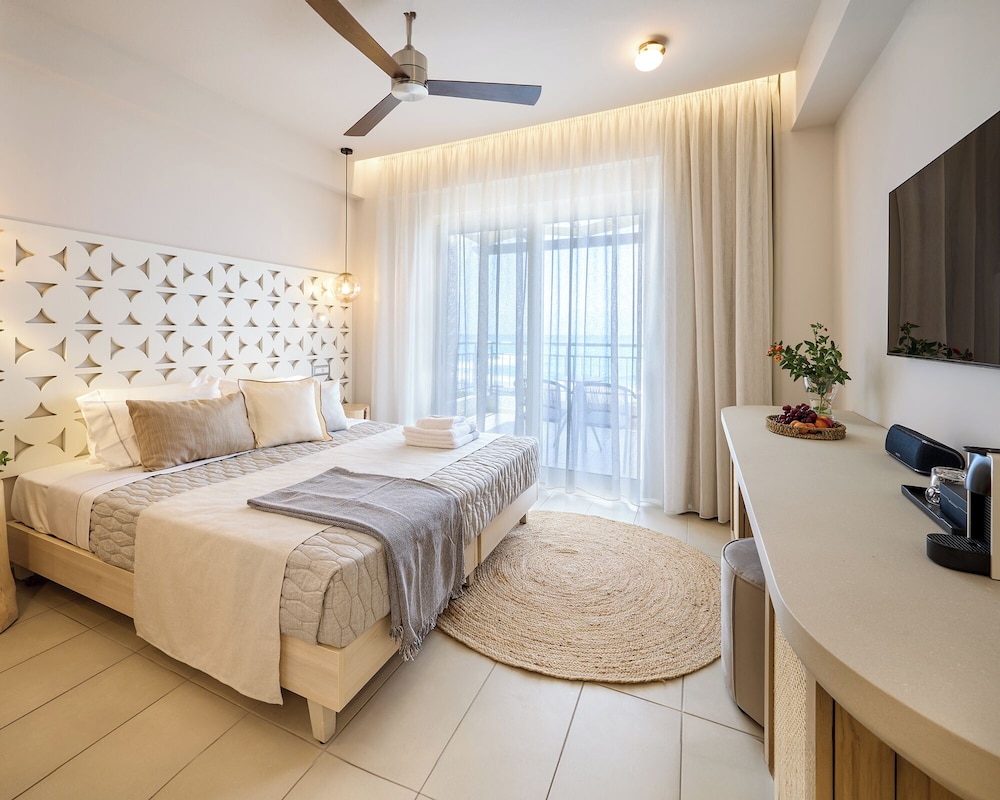 Vip, Queen Bed, Sea Front, Sofa