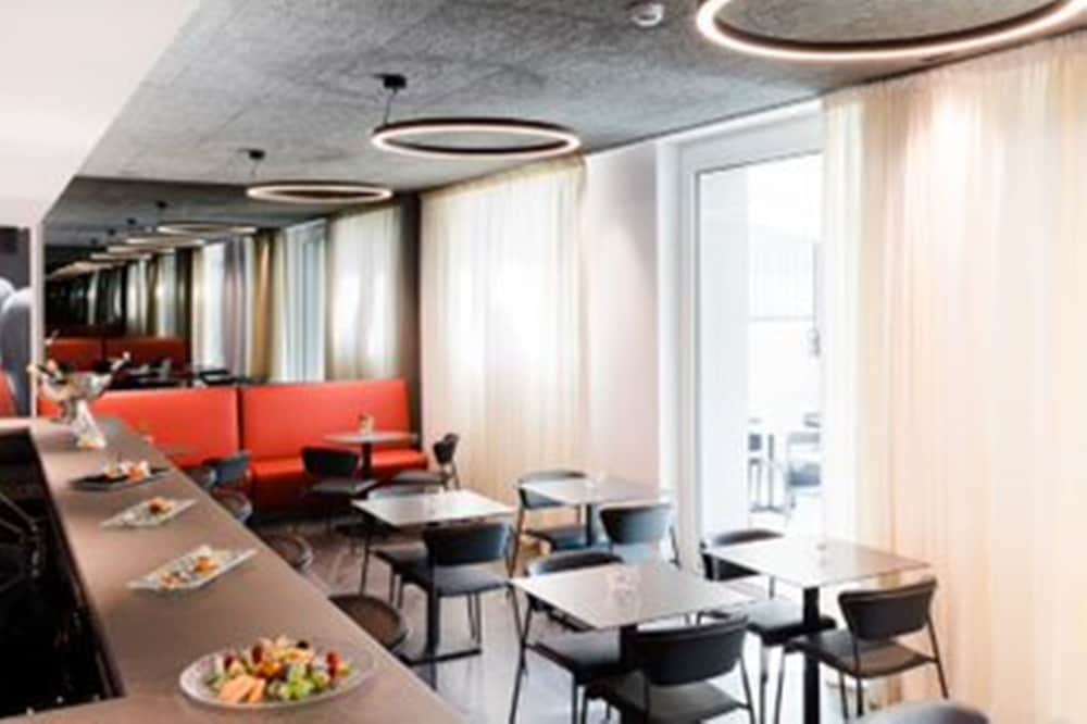 Amedia Milan, Trademark Collection by Wyndham 54/66