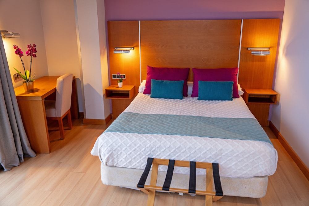 غرفة سوبيريور بسرير مزدوج بإطلالة على البحر، Hotel Faranda Marsol Candas, Ascend Hotel Collection 3/7