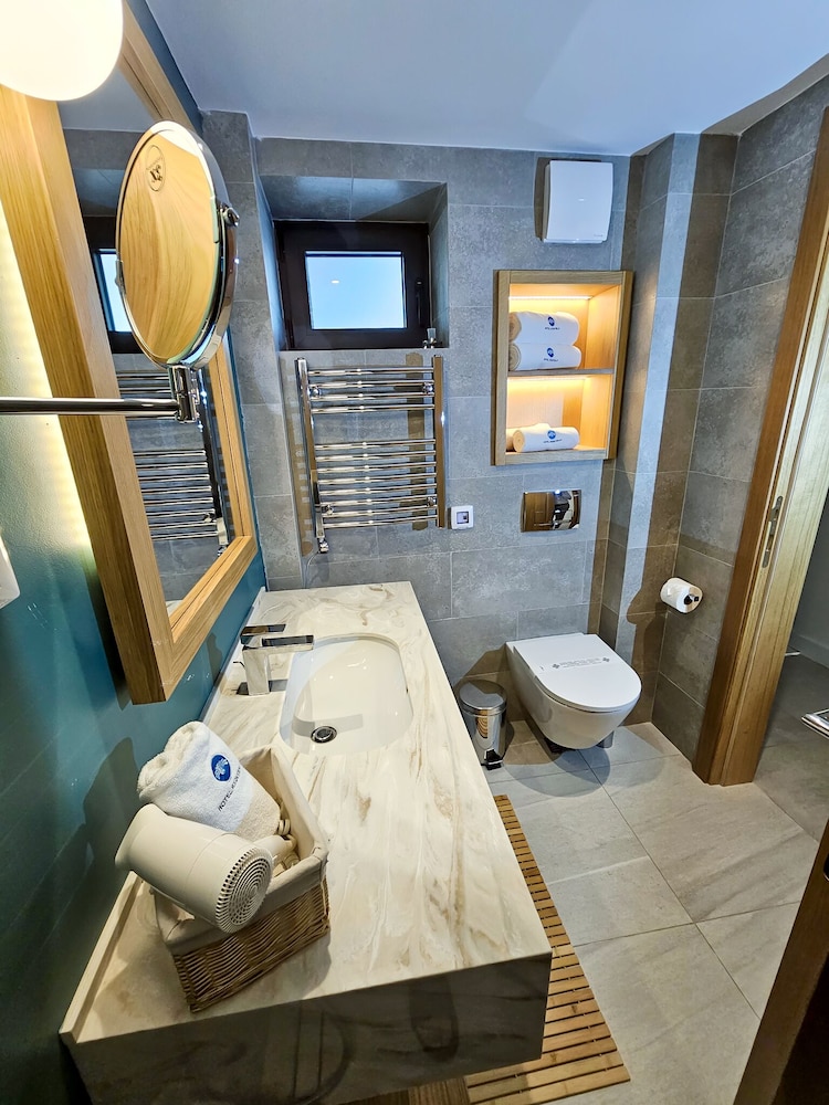 The New Mediteran Hotel Villa Edition 40/65