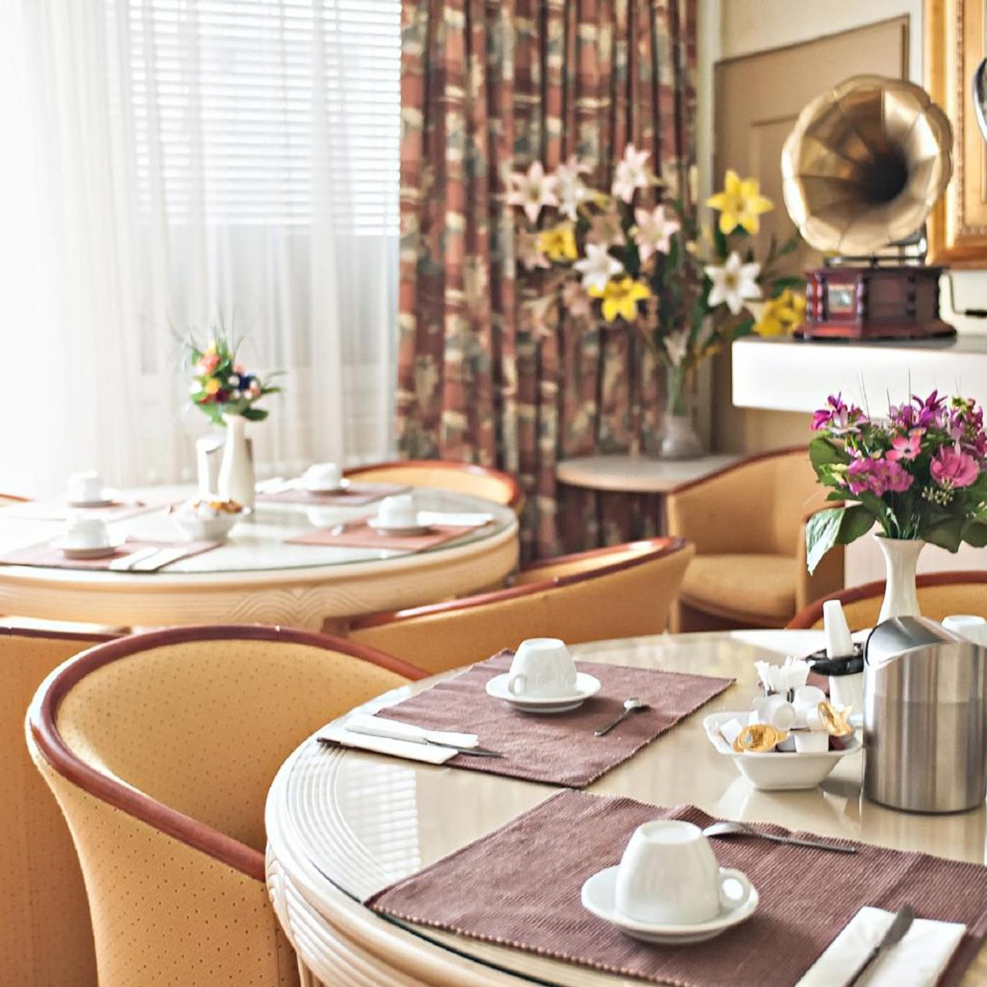 Lowen Hotel 47/58