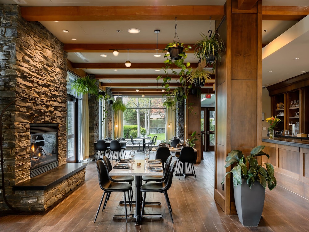 The Oswego Hotel 49/67