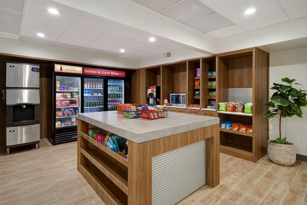 CANDLEWOOD SUITES COLUMBIA-FT. JACKSON 14/62