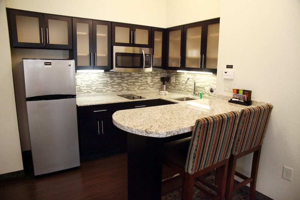 Staybridge Suites Minot 53/62