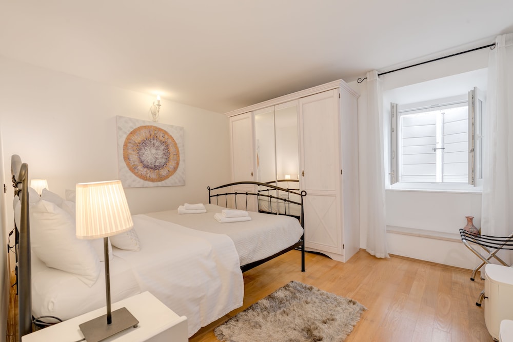 Aurum Templi Suites 34/58