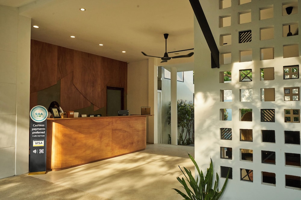 ESCAPE BEACH RESORT 4/50