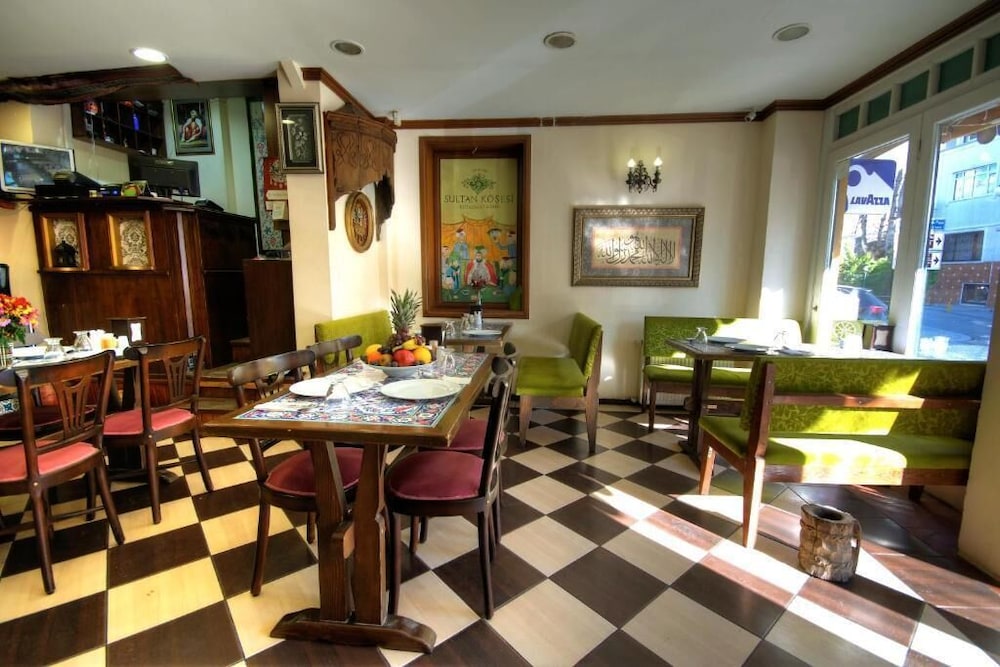 Sultan Corner Suites 39/49