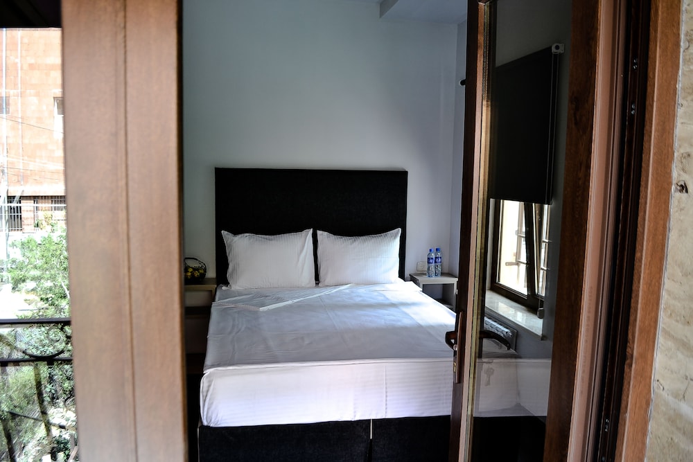 Elysium Gallery Hotel 27/74