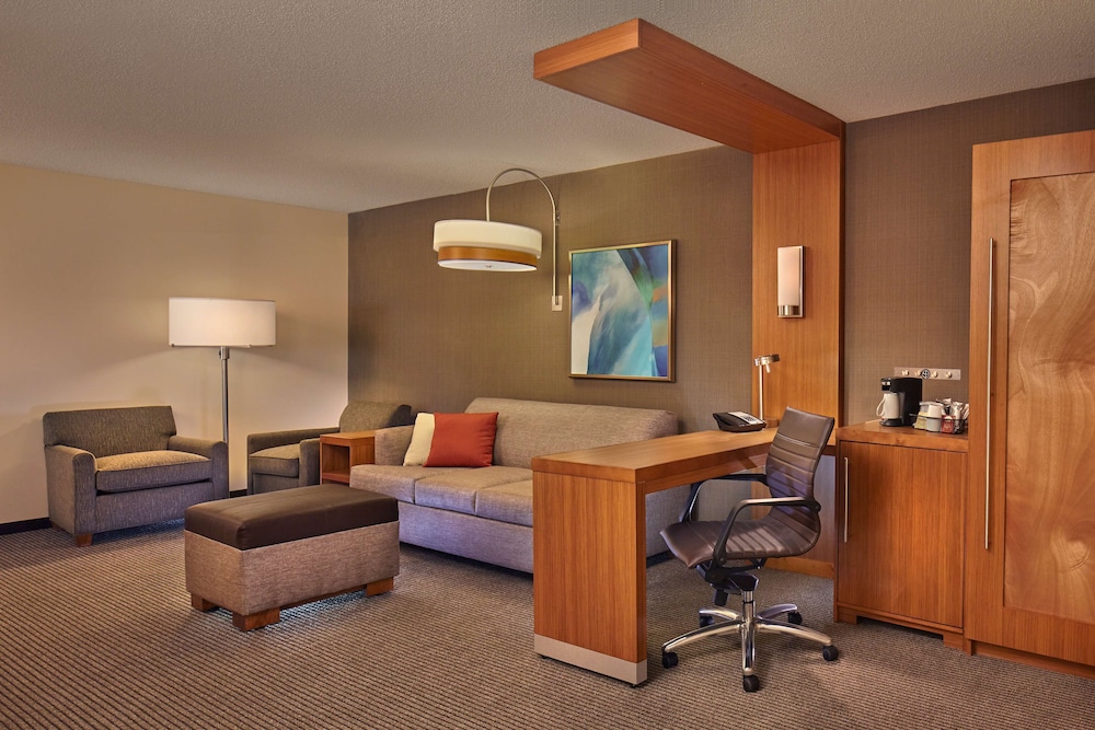 Hyatt Place State College 58/61