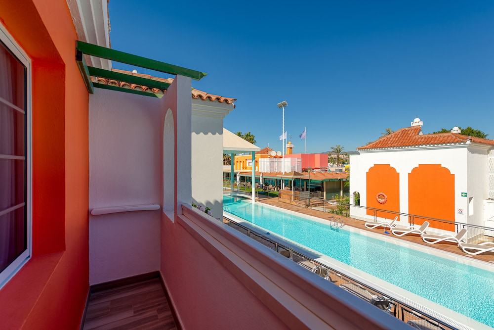 Cordial Green Golf Bungalows 54/60