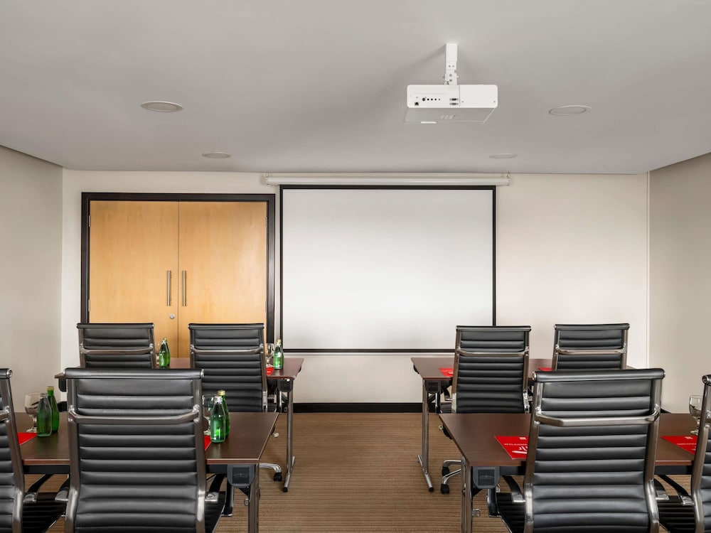 Ibis Seef Manama 64/69