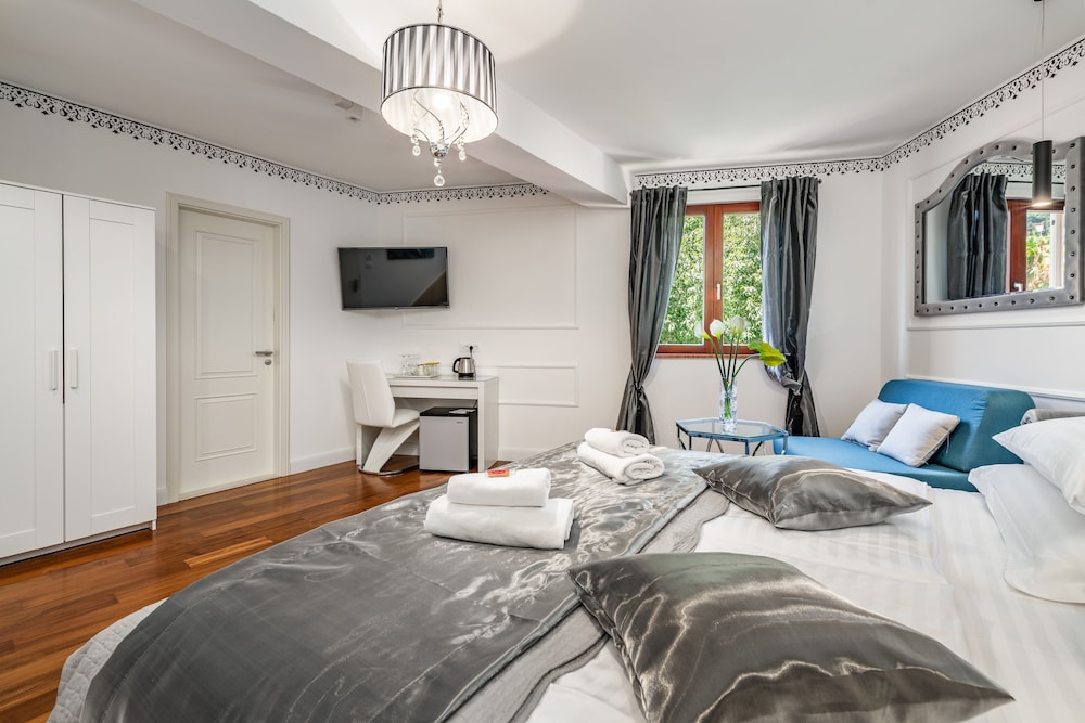 غرفة كومفورت بسرير كوين بإطلالة على المدينة، Galeria Valeria Seaside Downtown - MAG Quaint & Elegant Boutique Hotels 2/7