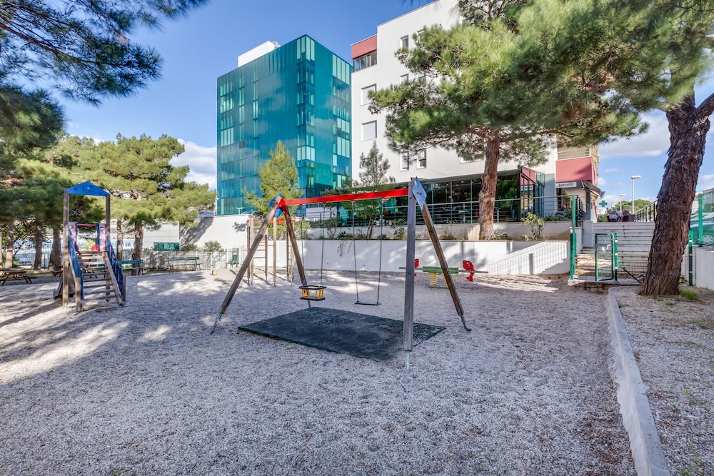 Bb Residence 66/73