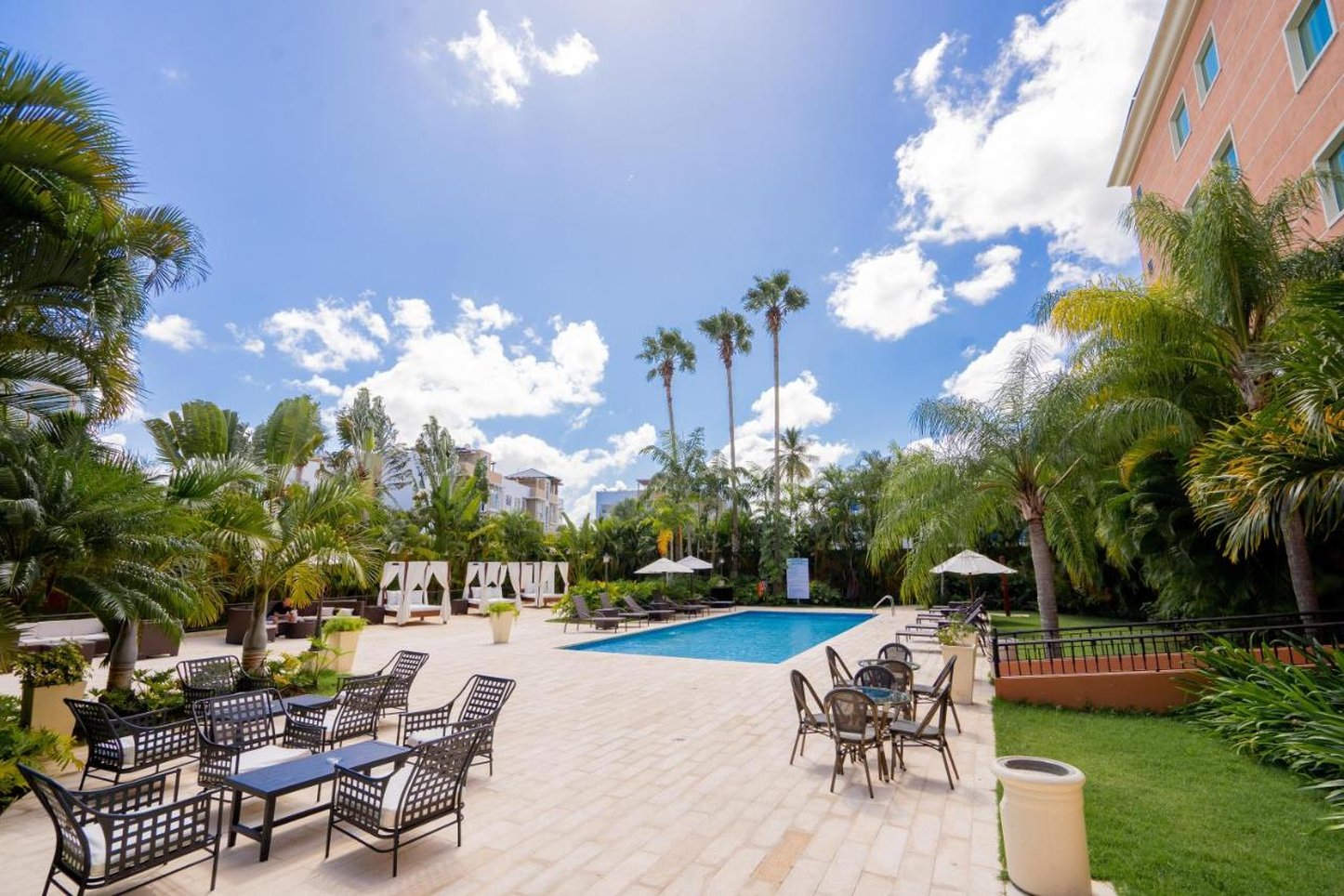 Hodelpa Garden Court 79/84