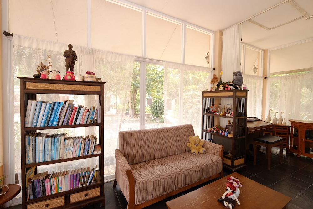 Piya Guesthouse 37/57