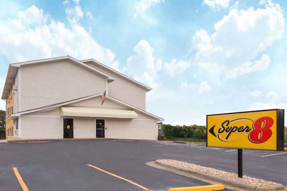 Super 8 by Wyndham Columbus Airport 14/16