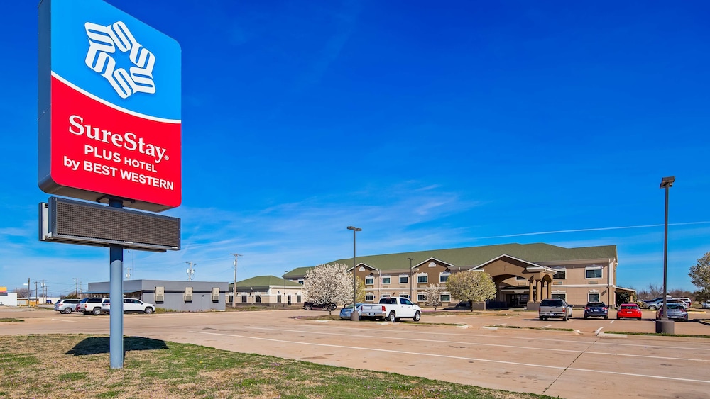 SURESTAY PLUS HOTEL BY BEST WESTERN QUANAH 3/28
