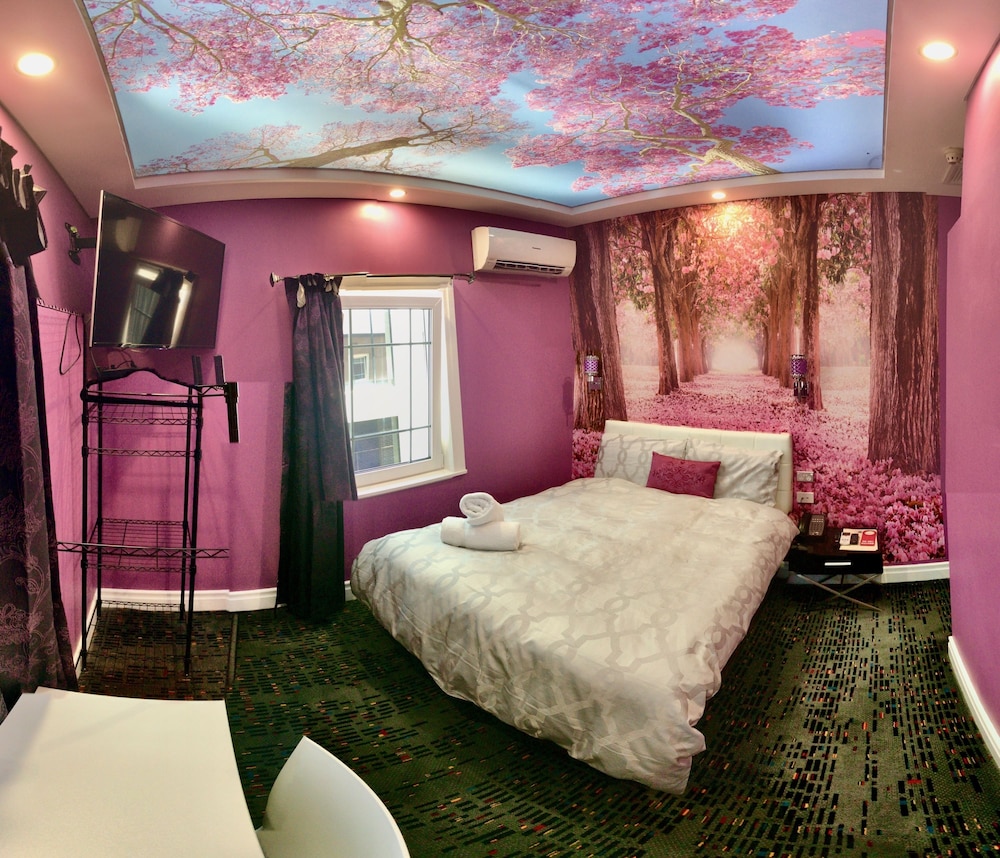 Amelia Budget Hotel 27/34