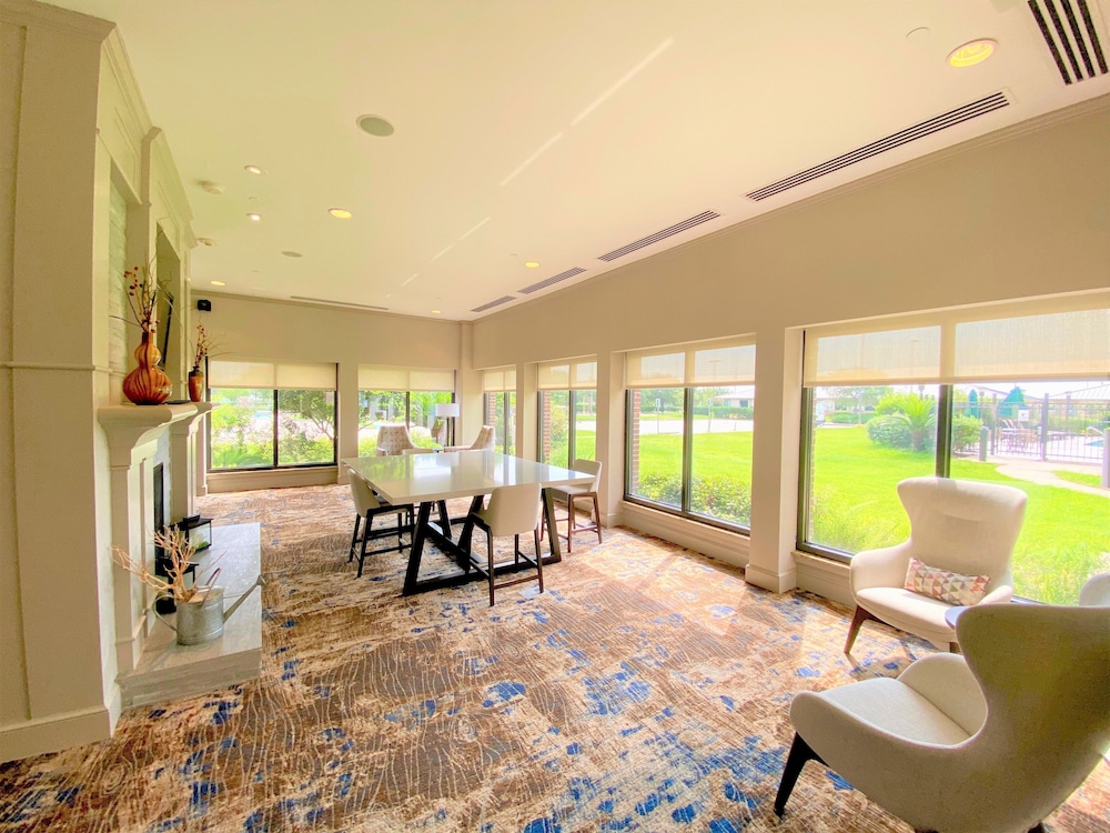 Hilton Garden Inn Houston-Sugar Land 24/42