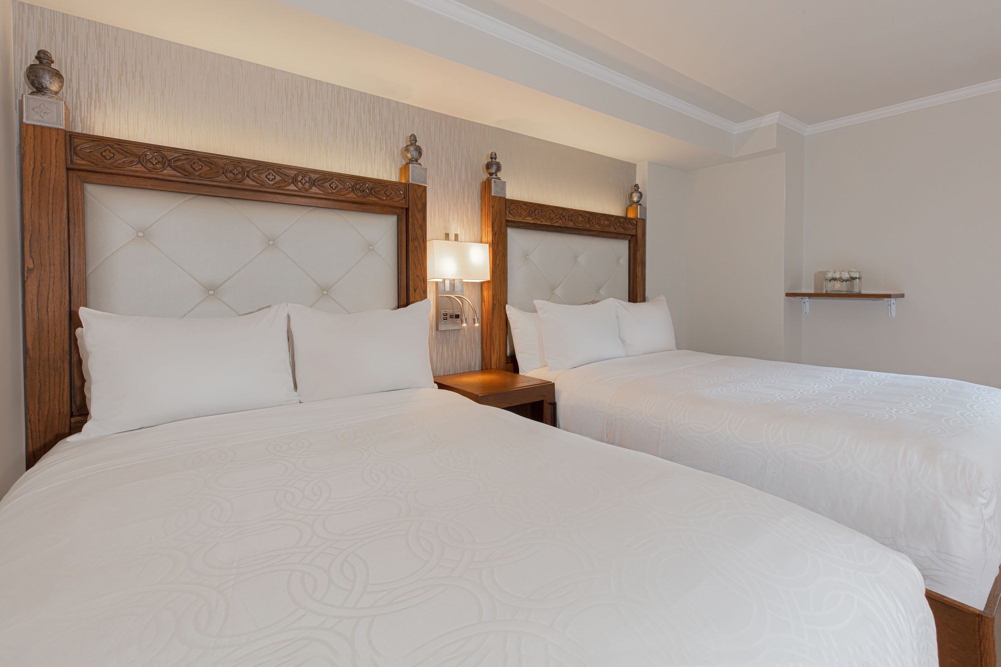 LUXURY, 2 DOUBLE BEDS
