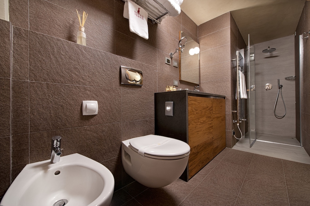 Sottovento Luxury Hospitality 66/67