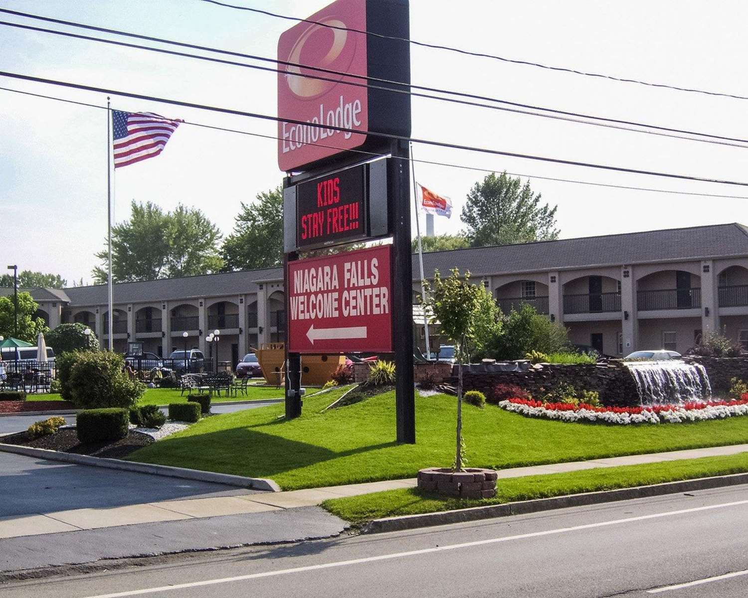 Econo Lodge At The Falls North 40/42