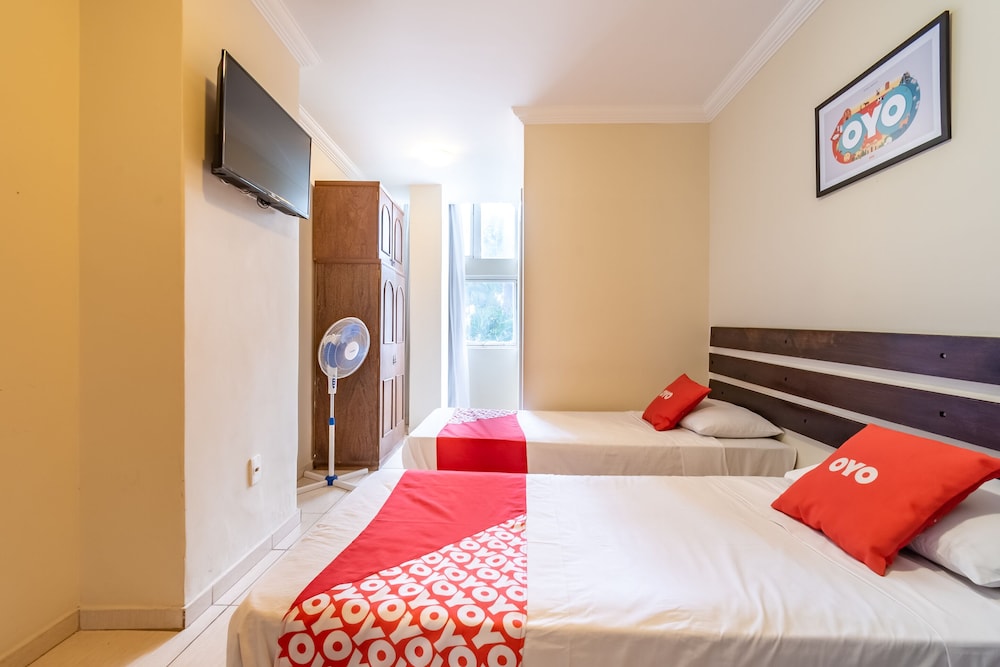 ROOM, TWIN BEDS