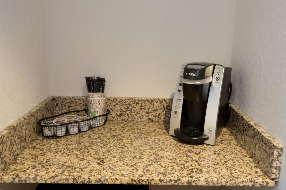 HOLIDAY INN MORGANTOWN UNIVERSITY AREA 14/41