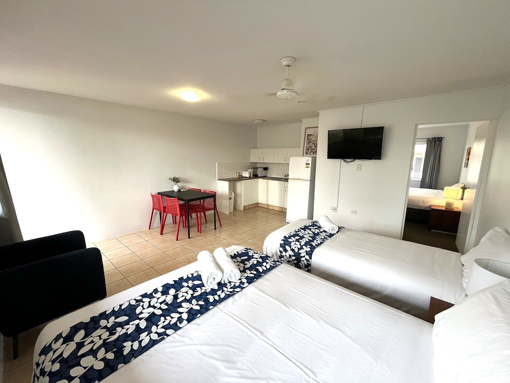 Browns At Broadbeach 16/50