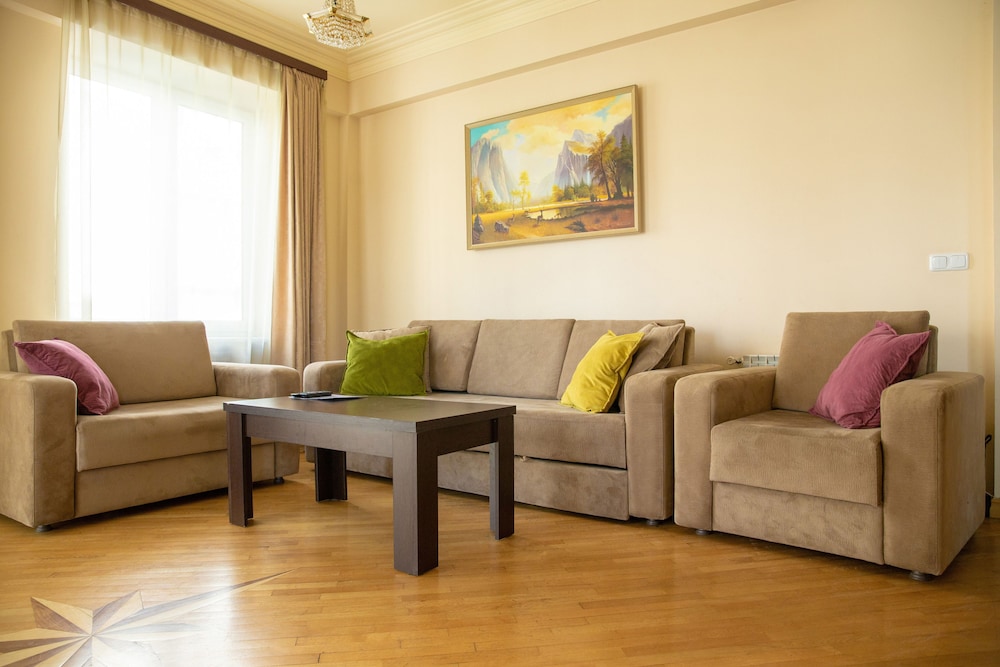 KANTAR HOTEL 27/50