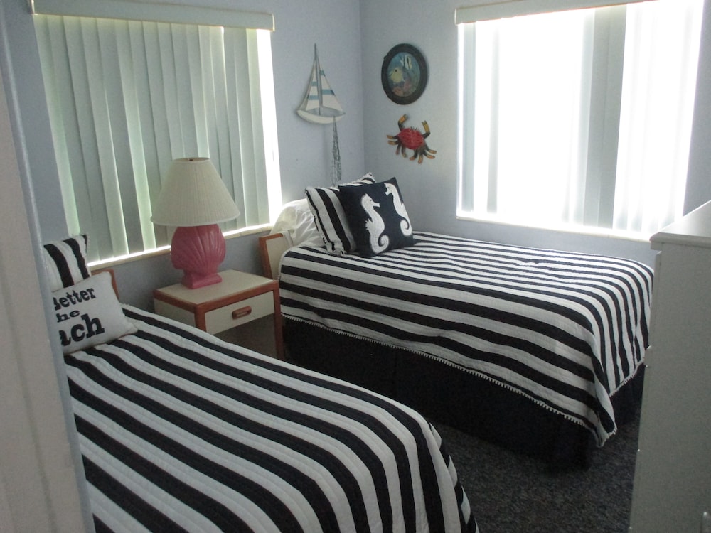 Sea Club I Beach Resort 12/66