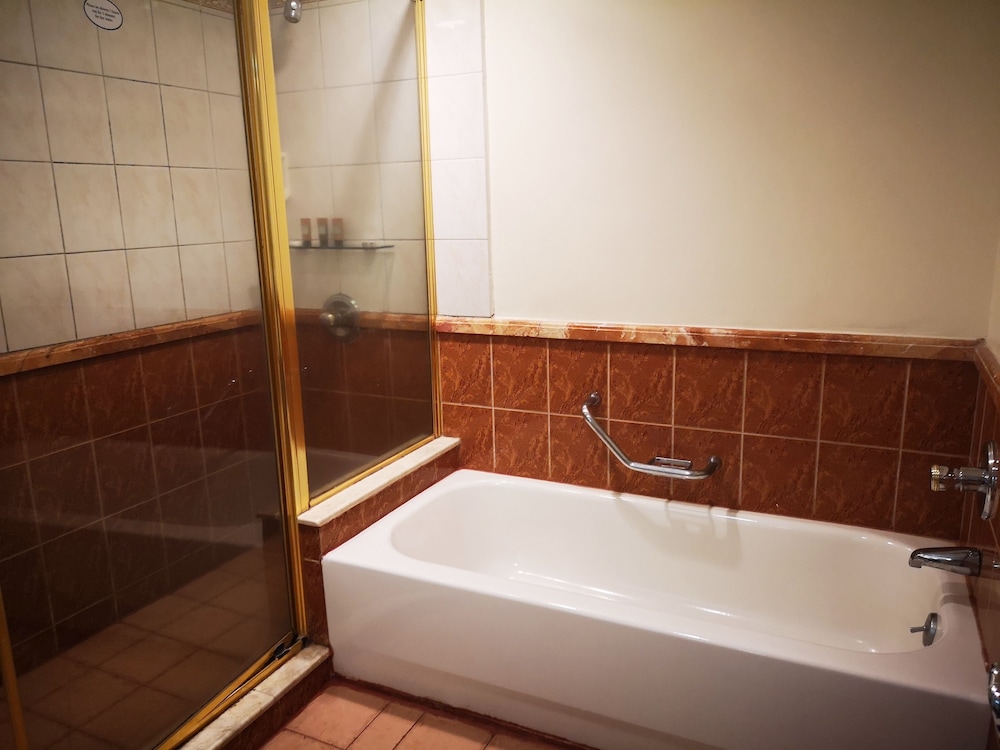 Infinity Towers Suites 48/50
