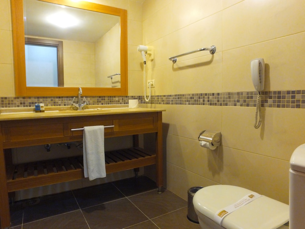 Asr-I Ala Hotel 39/41