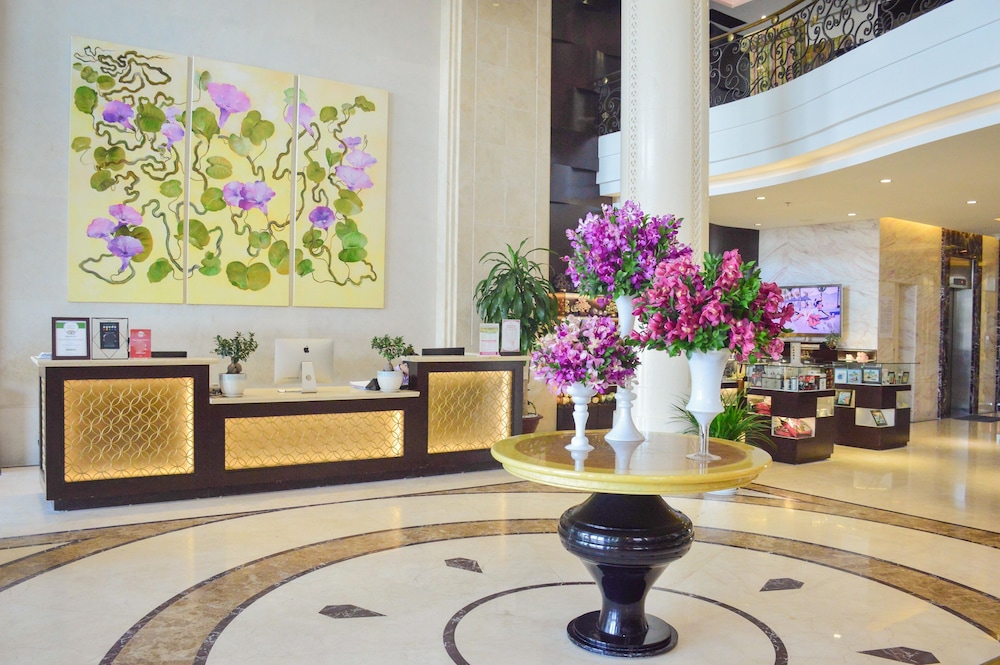 Lobby at Holiday Beach Hotel Danang, DA NANG