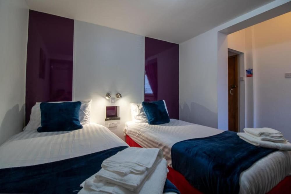 STANDARD, TRIPLE, 3 BEDS