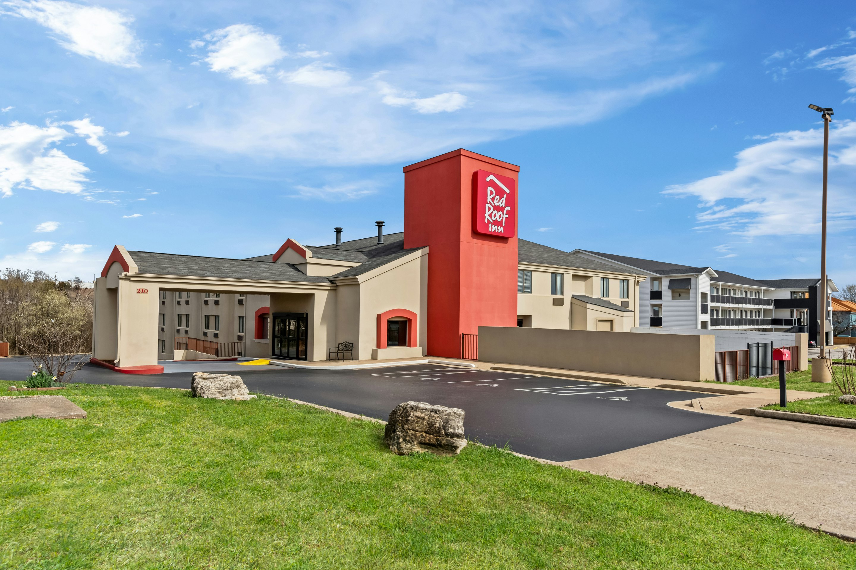 Red Roof Inn Branson, MO 57/58