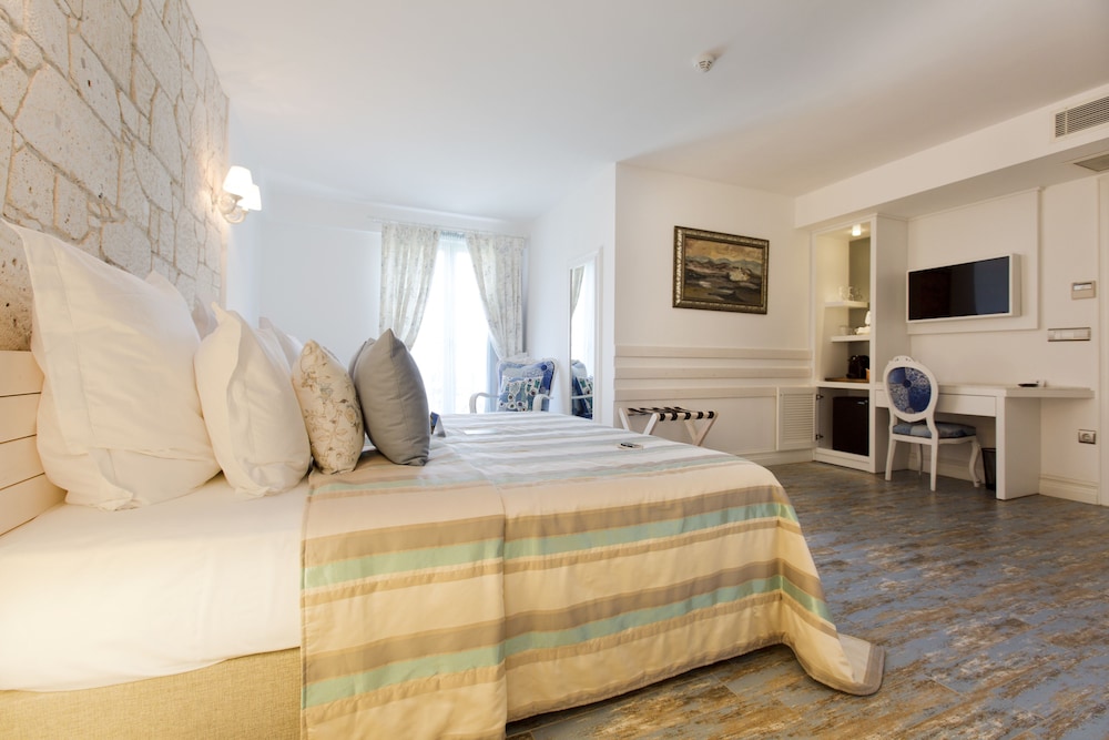 Cella Boutique Hotel 11/44