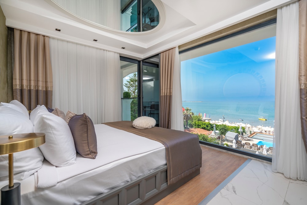 Golden Star Hotel 6/50