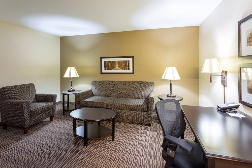 AmericInn by Wyndham Beaver Dam 42/60
